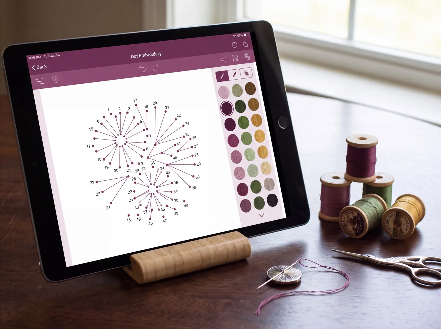 THE HOLE & THREAD METHOD on a tablet: one design at 200 mm with 2.6 mm hole spacing